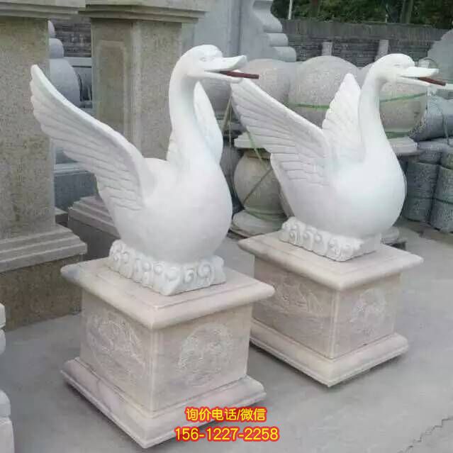 石雕天鵝雕塑，美化庭院小區
