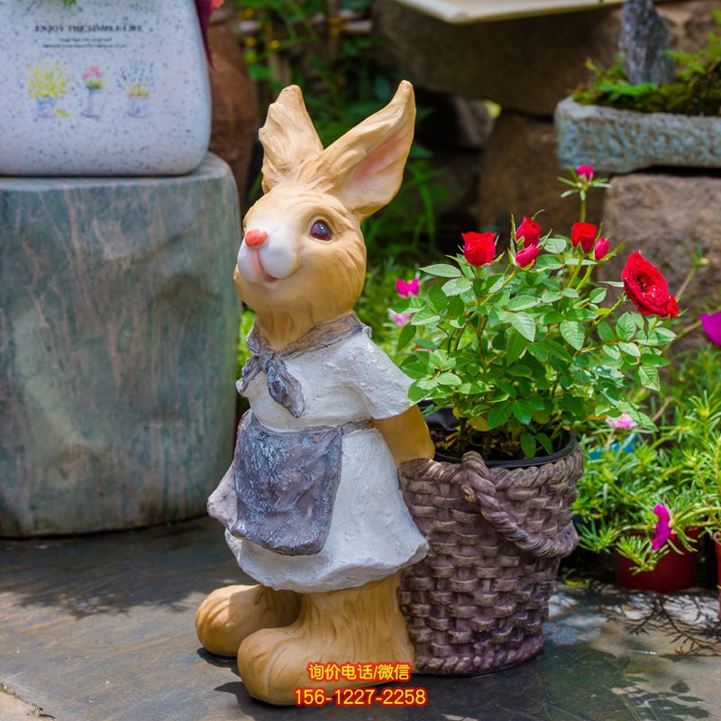 可愛(ài)卡通家居草坪玻璃拉著竹籃的可愛(ài)兔子雕塑 可愛(ài)卡通家居草坪玻璃拉著竹籃的可愛(ài)兔子雕塑